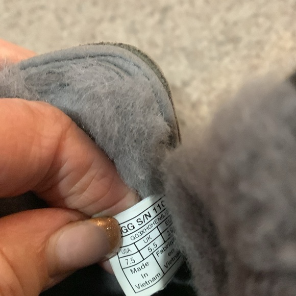 Ugg grey black Adriondack Vibram fold over fur winter boots sz 7.5 - Picture 8 of 8